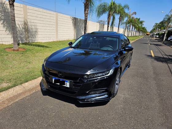 HONDA ACCORD 2.0 VTEC TURBO GASOLINA TOURING 10AT HONDA ACCORD 2.0 VTEC TURBO GASOLINA TOURING 10AT